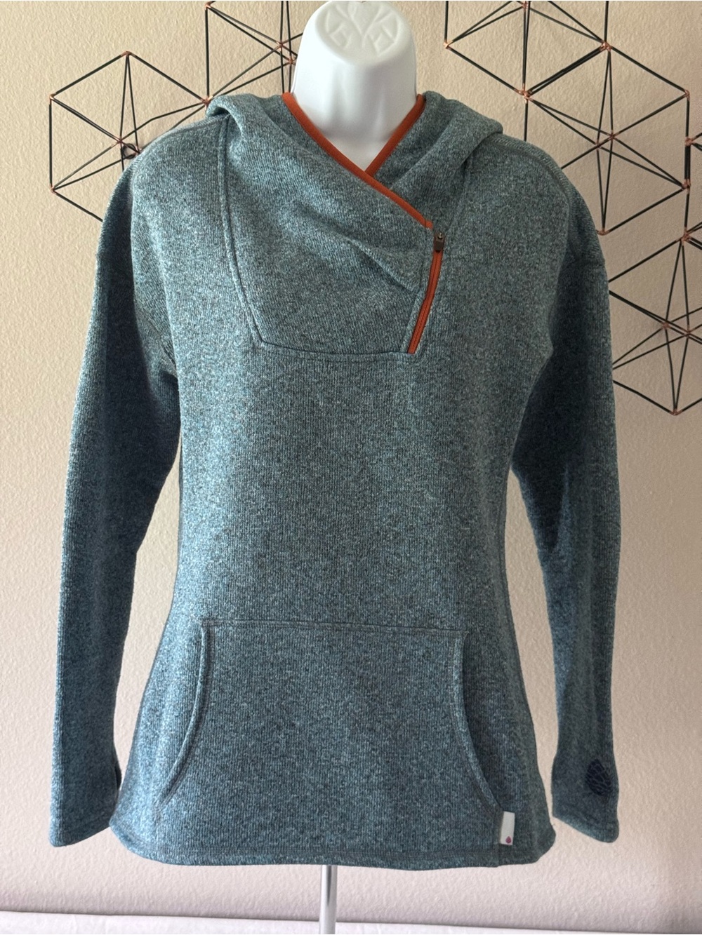 STIO Sweetwater Pullover Fleece Hoodie - Bluish Green Color 

Women’s Small